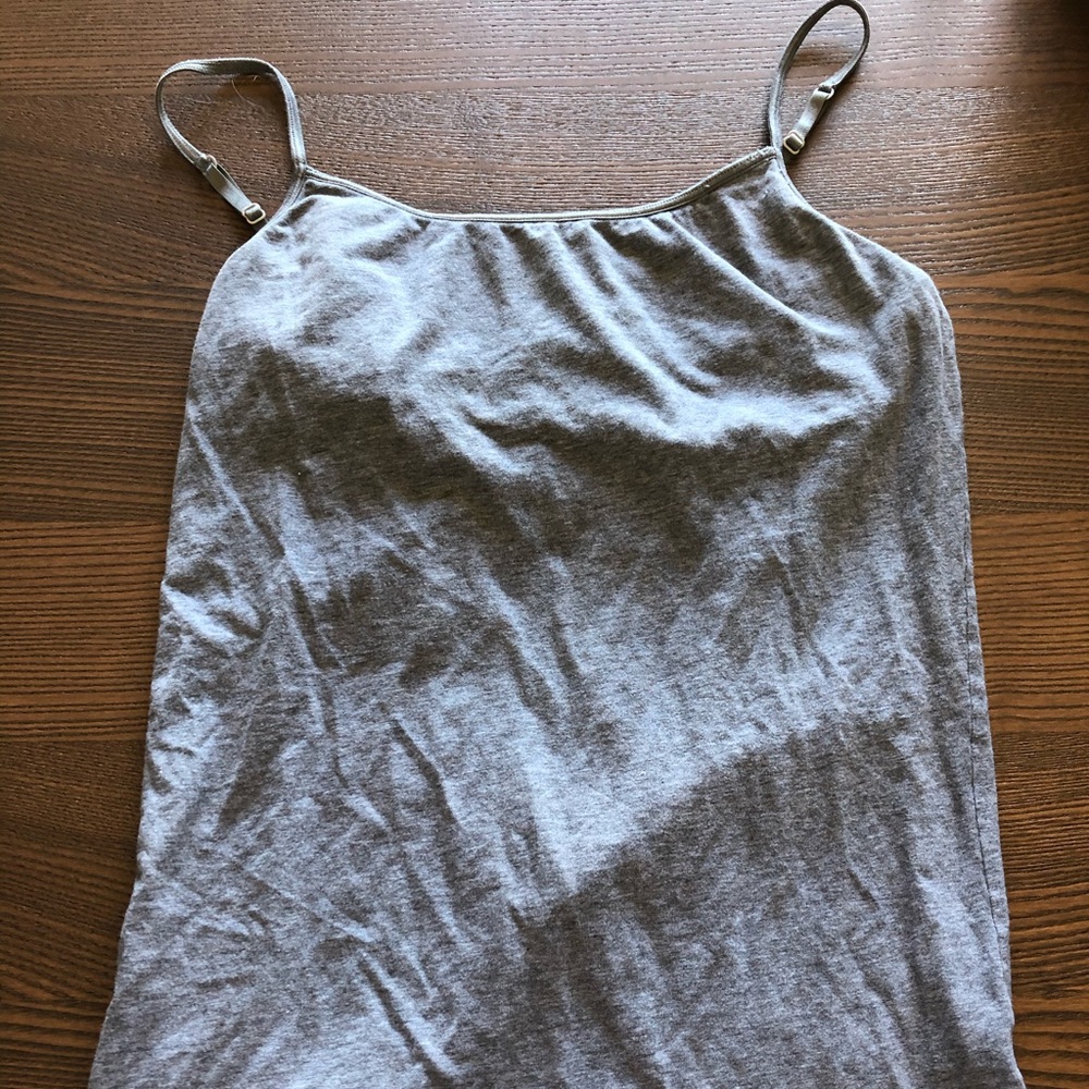 2 Aeropostale Camis in gray and navy